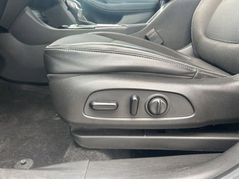 Used 2022 Buick Encore GX Preferred w/ Cold Weather Comfort Package image 12