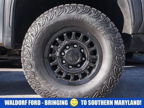 Used 2024 GMC Sierra 2500 AT4X w/ AT4X AEV Edition image 25