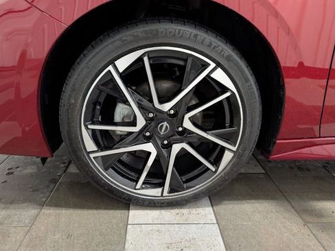 Used 2025 Nissan Sentra SR w/ SR Premium Package FWD image 7