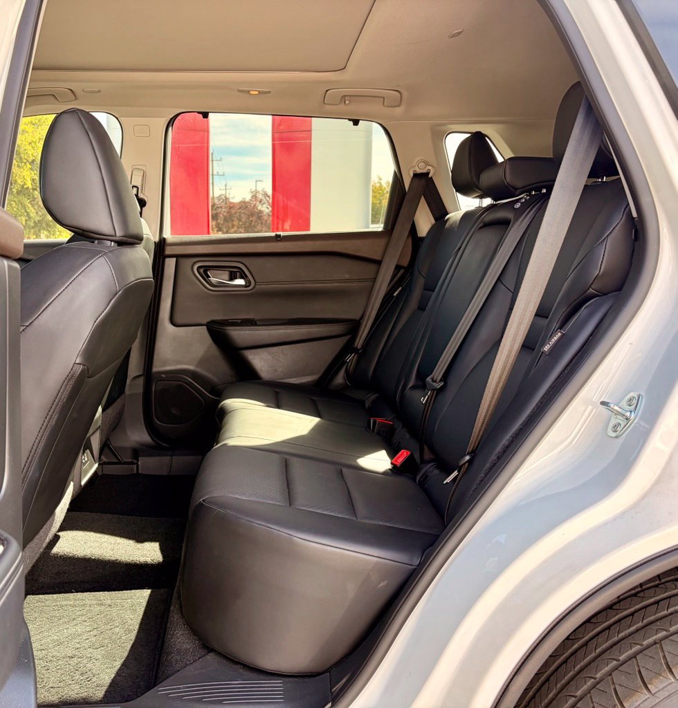Used 2023 Nissan Rogue SV w/ SV Premium B Package AWD/4WD image 9