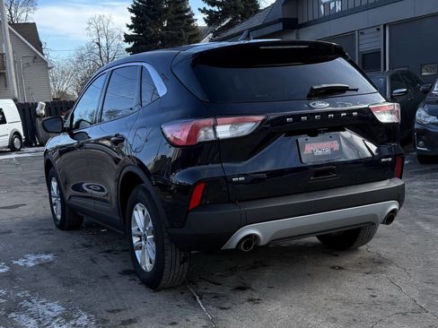 Used 2021 Ford Escape SE image 18