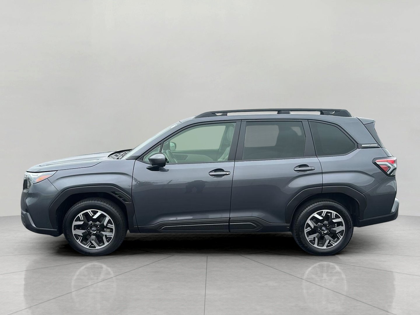 Used 2025 Subaru Forester Premium w/ Convenience Package #1 AWD/4WD image 4