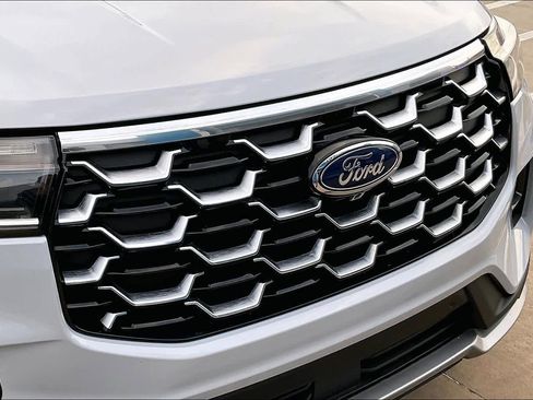 Used 2025 Ford Explorer Platinum w/ LUX Leather Package image 60