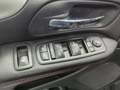 Used 2017 Dodge Grand Caravan GT FWD image 10