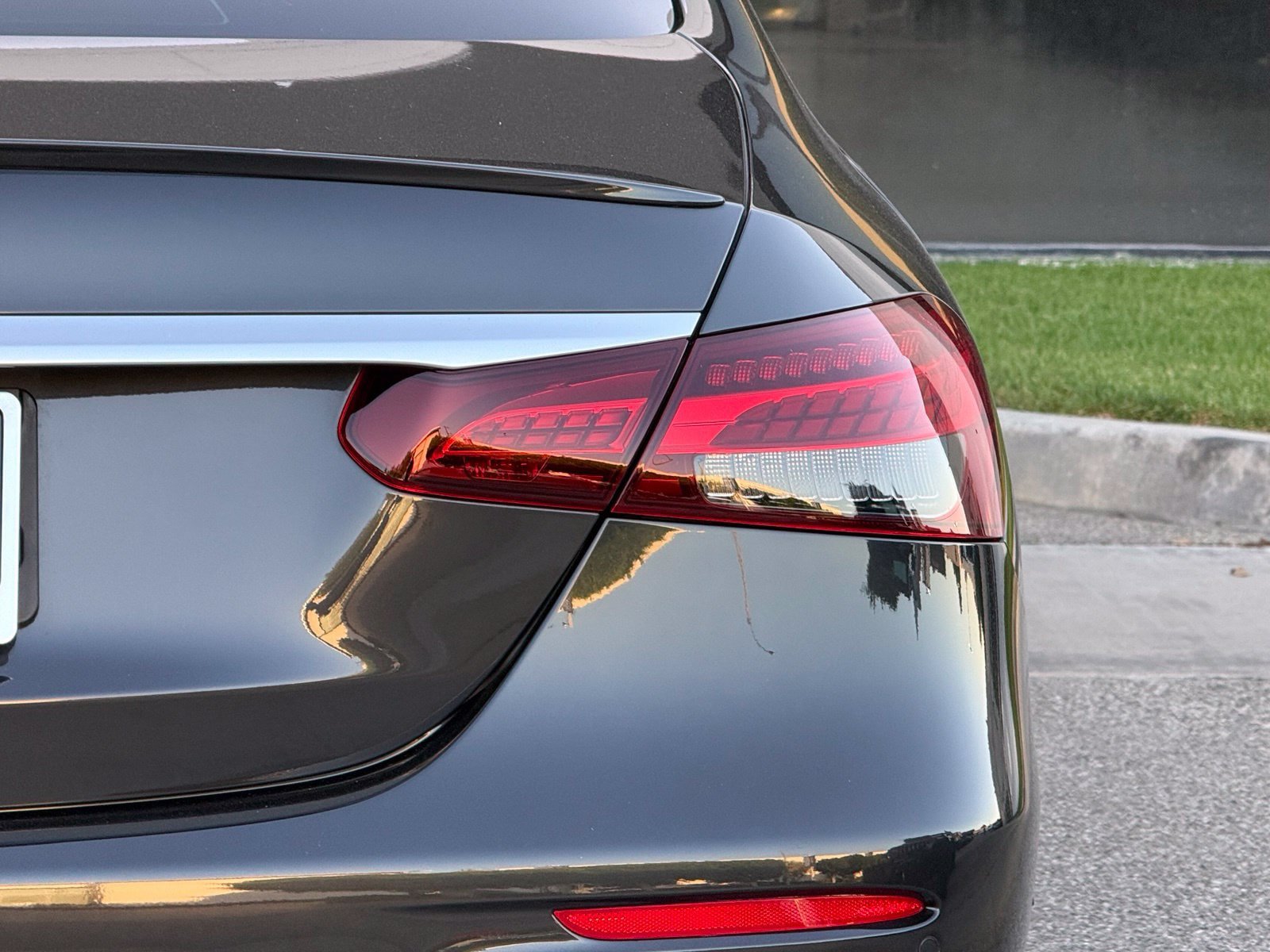 Used 2023 Mercedes-Benz E 350 Sedan image 14