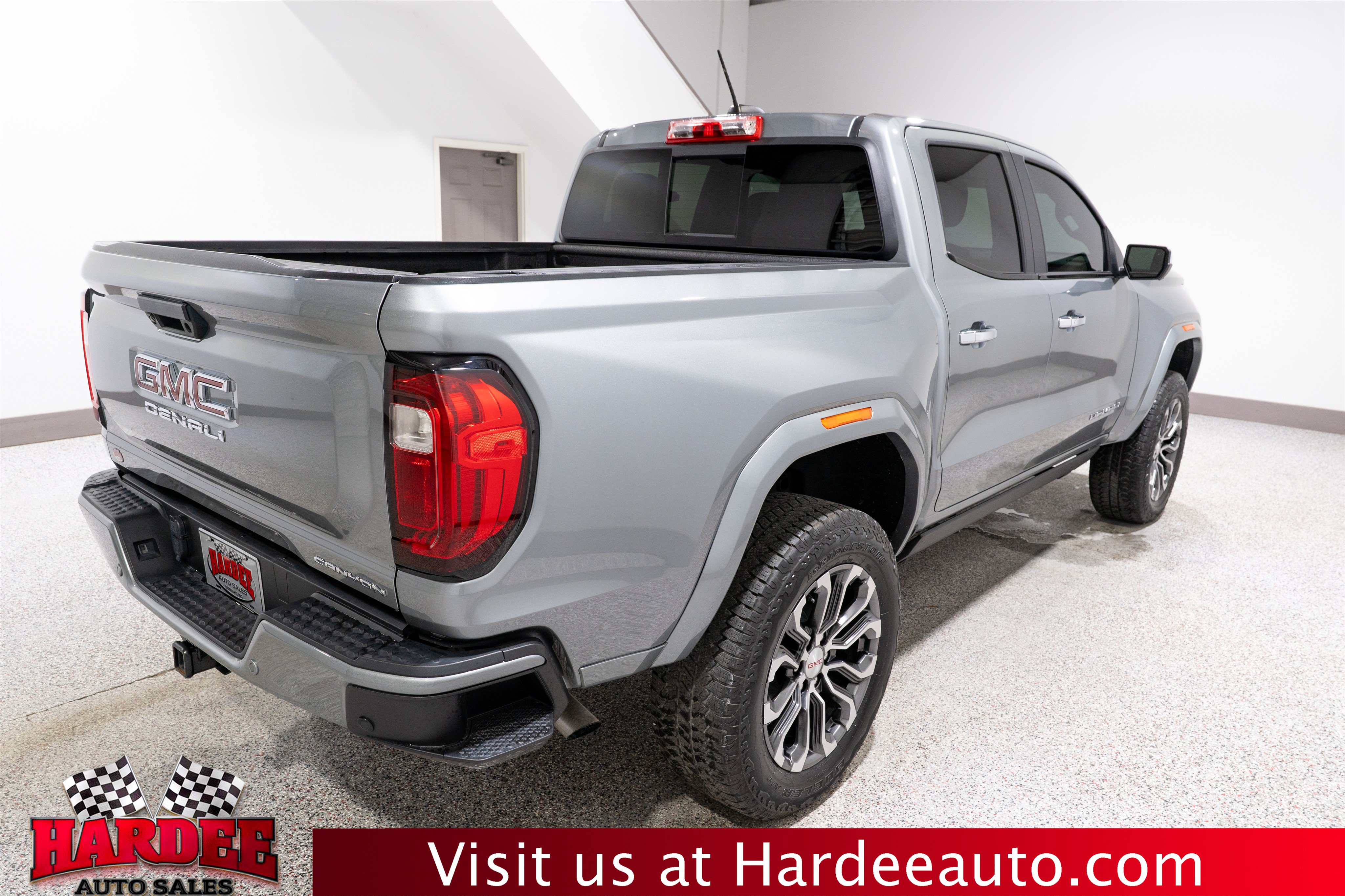 Used 2024 GMC Canyon Denali AWD/4WD image 5