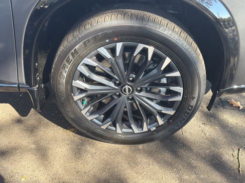 New 2026 Nissan Rogue Platinum image 9