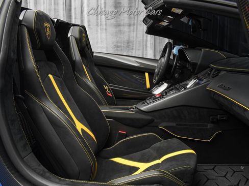 Used 2021 Lamborghini Aventador SVJ AWD/4WD image 22