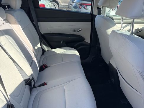 Used 2025 Hyundai Tucson SE AWD/4WD image 14