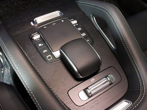 Certified 2025 Mercedes-Benz GLS 450 4MATIC image 25