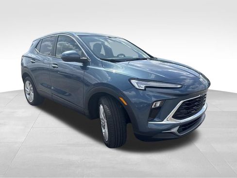 Certified 2024 Buick Encore GX Preferred w/ Comfort Package FWD image 7