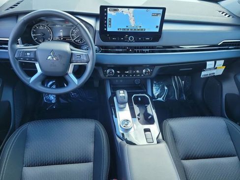 New 2026 Mitsubishi Outlander ES FWD image 15