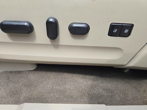 Used 2013 Ford Expedition Limited RWD image 29