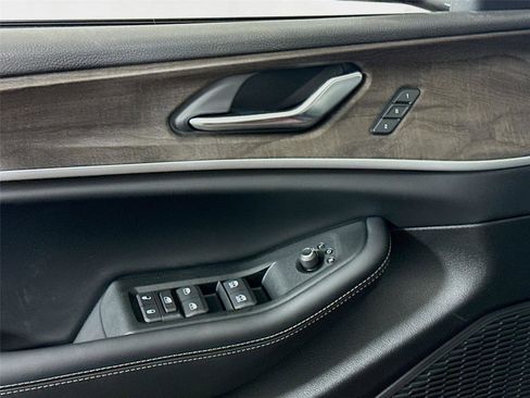 New 2025 Jeep Grand Cherokee L Limited w/ Trailer Tow Package image 13