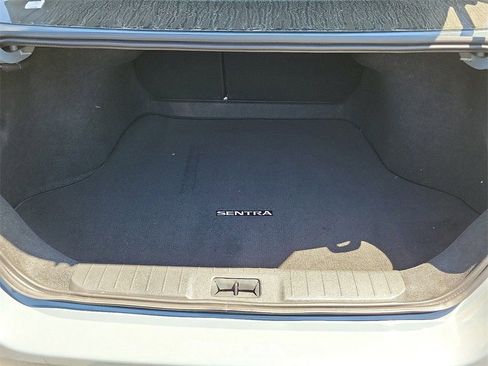 New 2025 Nissan Sentra SR image 13