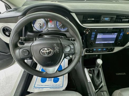 Used 2018 Toyota Corolla LE FWD image 8