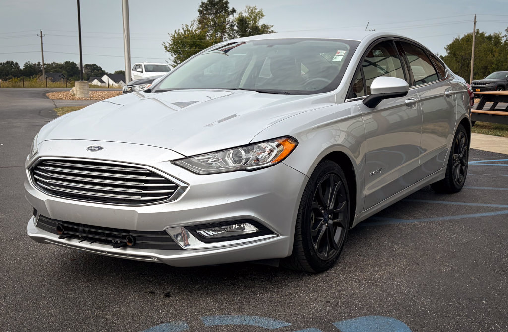Used 2018 Ford Fusion SE w/ Equipment Group 601A FWD image 20