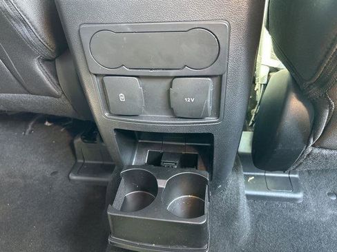 Used 2023 Ford Explorer XLT image 23