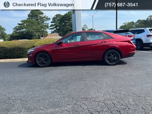 Used 2023 Hyundai Elantra SEL FWD image 4