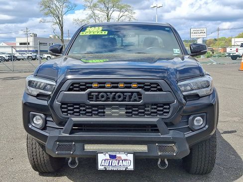Used 2023 Toyota Tacoma TRD Off-Road image 2
