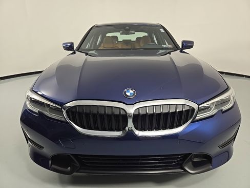 Used 2019 BMW 330i xDrive Sedan w/ Premium Package image 2