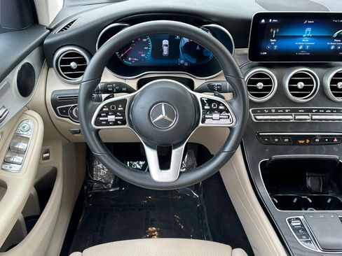 Used 2022 Mercedes-Benz GLC 300 4MATIC image 27