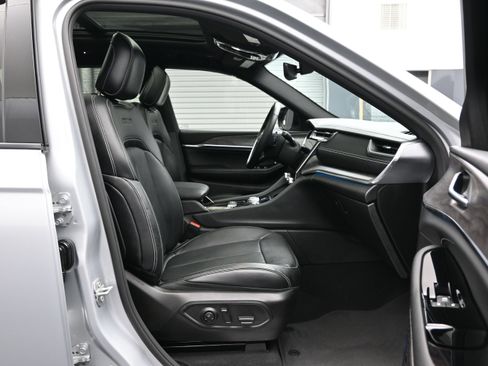 Used 2022 Jeep Grand Cherokee L Overland AWD/4WD image 13