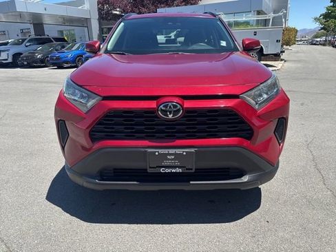 Used 2021 Toyota RAV4 LE AWD/4WD image 9
