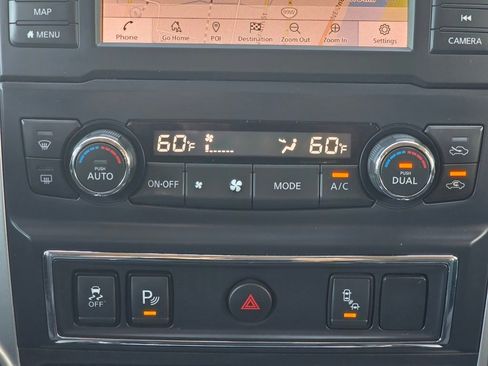 Used 2019 Nissan Titan SV w/ SV Convenience Package image 13