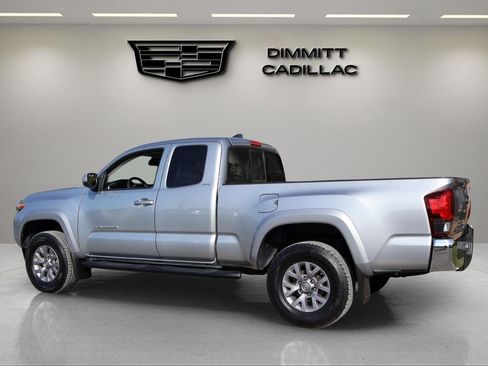 Used 2018 Toyota Tacoma SR5 image 3