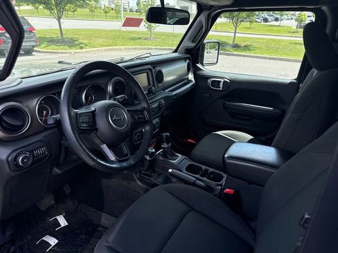 Used 2018 Jeep Wrangler Sport AWD/4WD image 14