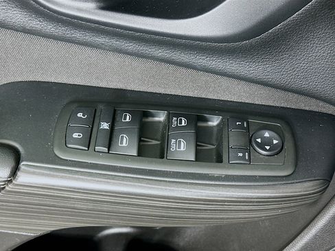 Used 2015 Jeep Cherokee Latitude FWD image 15