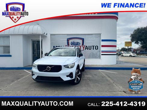 Used 2024 Volvo XC40 B5 Plus w/ Protection Package Premier image 1