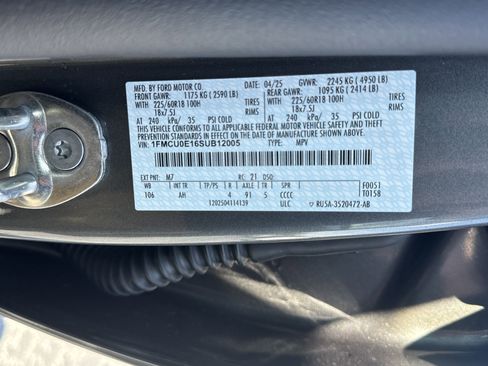 New 2025 Ford Escape PHEV w/ PHEV Premium Package image 34