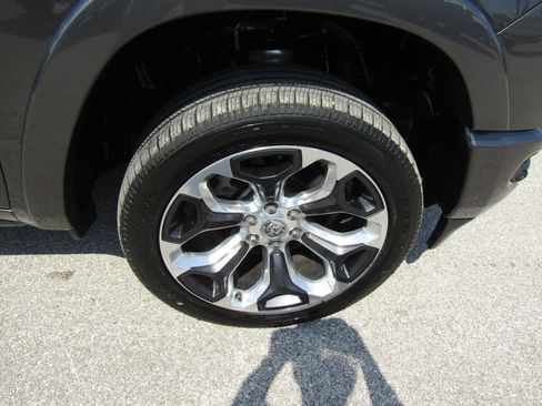 Used 2021 RAM 1500 Limited w/ Body Color Bumper Group AWD/4WD image 12
