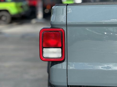 Certified 2024 Jeep Gladiator Sport image 8