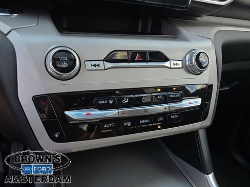 Used 2023 Ford Explorer XLT w/ Equipment Group 202A AWD/4WD image 22