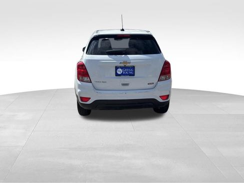Used 2021 Chevrolet Trax LS w/ Tint and Cruise Package AWD/4WD image 5