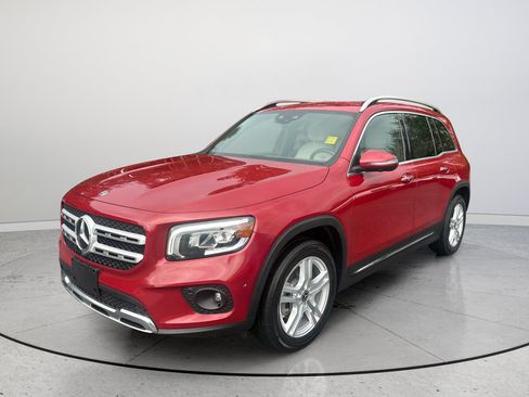 Used 2021 Mercedes-Benz GLB 250 w/ Premium Package image 4