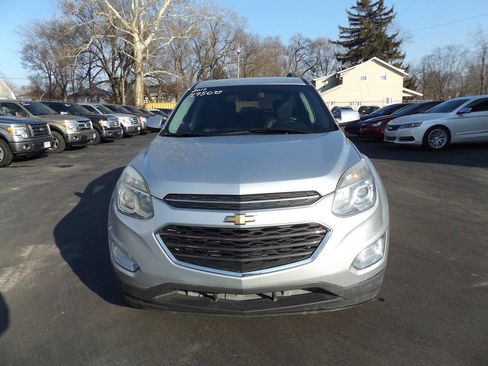 Used 2017 Chevrolet Equinox LT w/ Convenience Package image 2