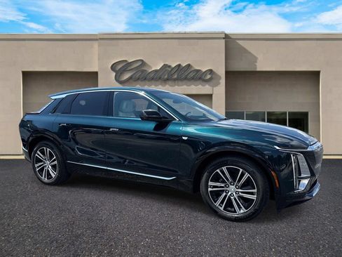New 2026 Cadillac Lyriq Premium Luxury AWD/4WD image 2