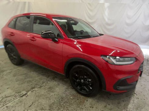 Used 2023 Honda HR-V Sport image 2