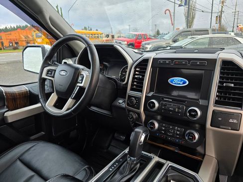 Used 2019 Ford F150 Lariat w/ Equipment Group 502A Luxury image 11