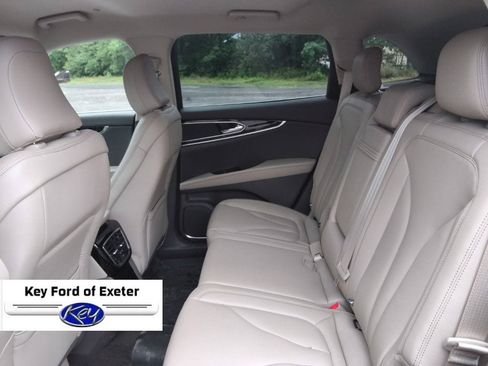 Used 2023 Lincoln Nautilus AWD w/ Premium Package image 18