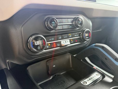 Used 2023 Ford Bronco Wildtrak AWD/4WD image 28