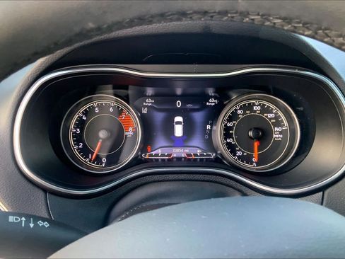 Used 2021 Jeep Cherokee Latitude Lux w/ Comfort/Convenience Group AWD/4WD image 24