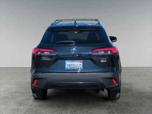 Certified 2024 Toyota Corolla Cross XLE image 4