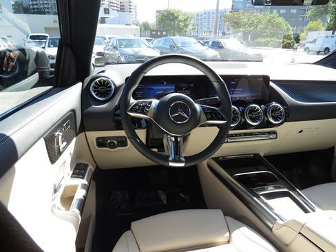 Used 2026 Mercedes-Benz GLA 250 4MATIC image 10