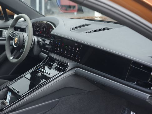 Certified 2025 Porsche Panamera 4 AWD/4WD image 12
