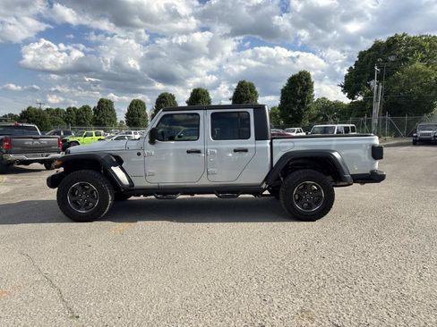 Used 2023 Jeep Gladiator Rubicon w/ Cold Weather Group AWD/4WD image 8